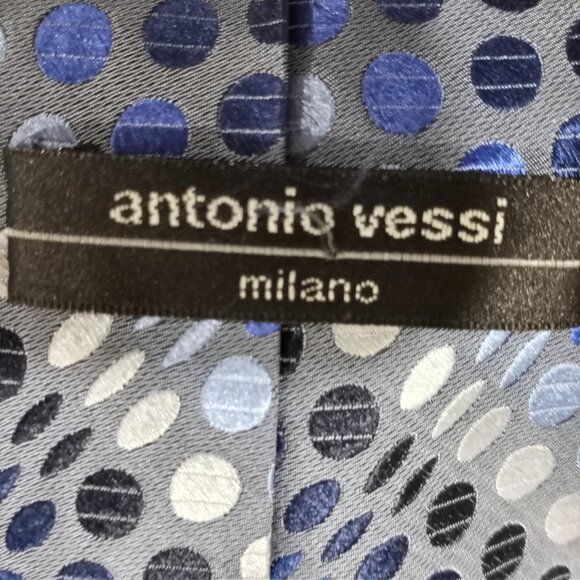 ANTONIO VESSI MILAN 100% SILK MULTI BLUES DIAGONAL POLKA DOTS 4" TIE MENS - Picture 2 of 5